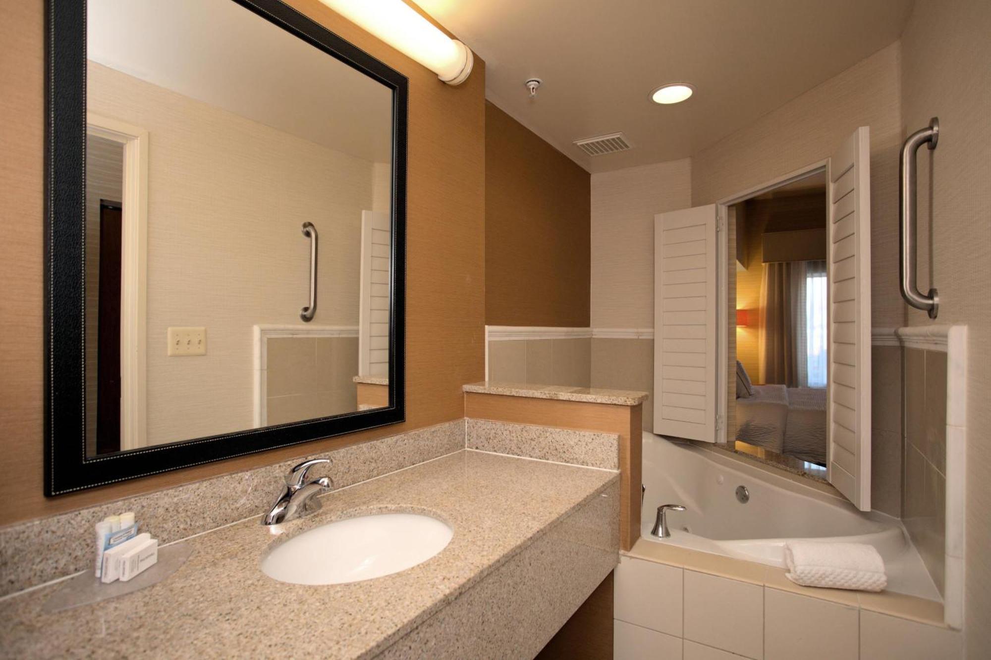 Fairfield Inn & Suites By Marriott Edison - South Plainfield Esterno foto
