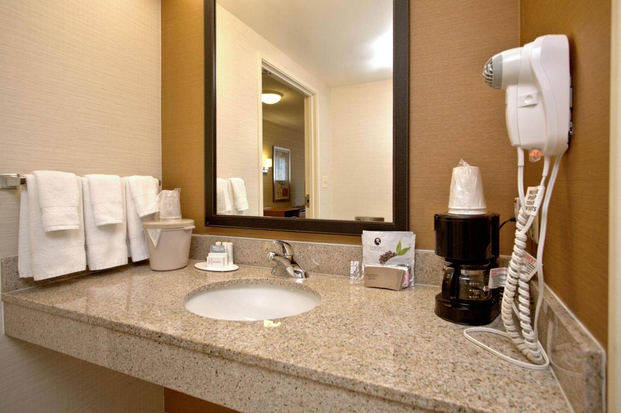 Fairfield Inn & Suites By Marriott Edison - South Plainfield Esterno foto